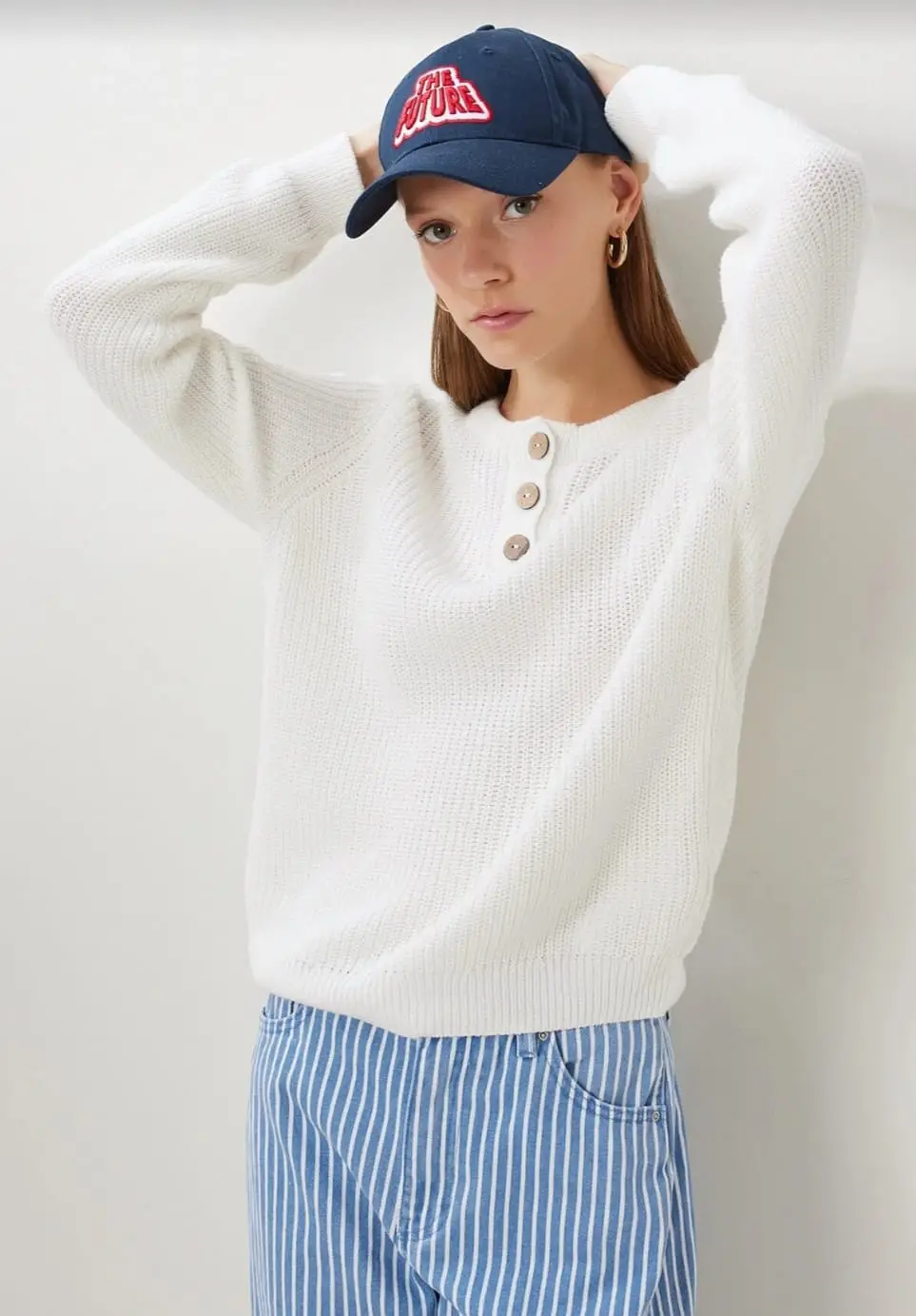 Düğme Detaylı Ekru Kazak